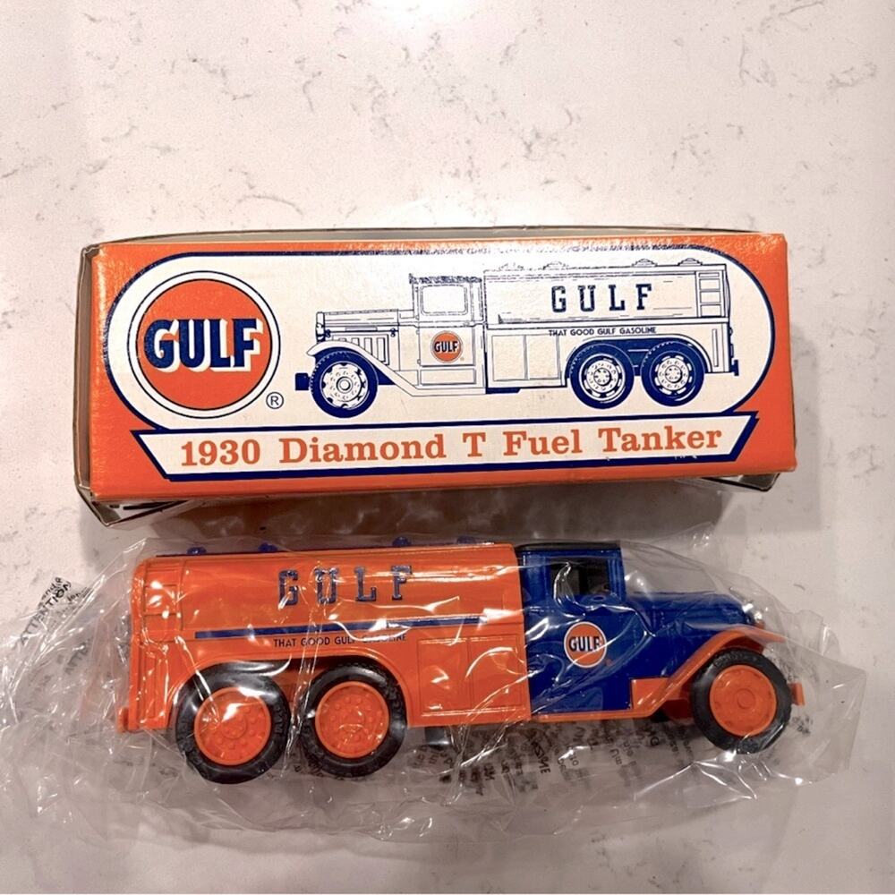 1994 ERTL 1930 GULF Diamond T Fuel Tanker BANK B784 In Original Box - #3124
